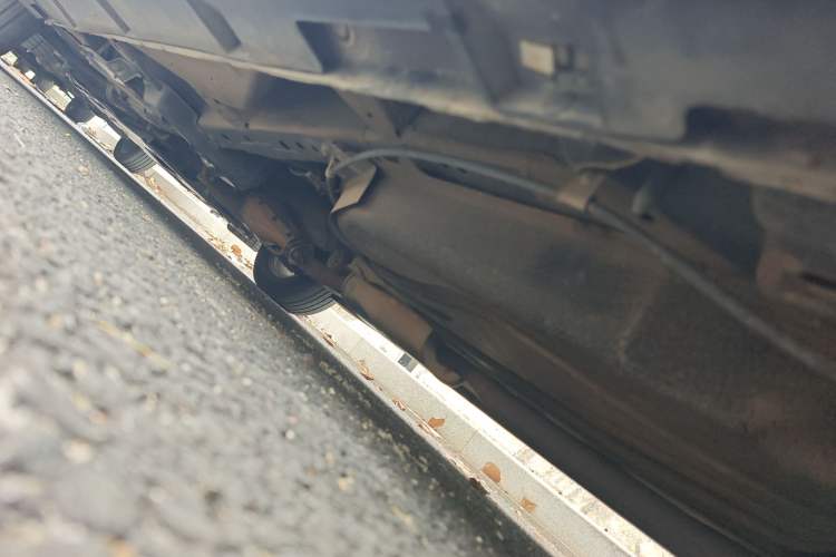 Used Mazda 8 2013 2.5L Deluxe Edition Chassis Rear Left