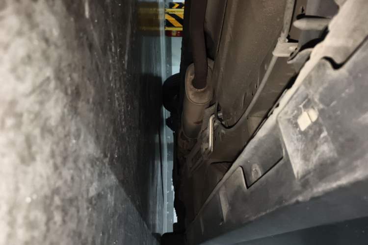 Used Mazda 8 2013 2.5L Elite Edition Chassis Rear Right