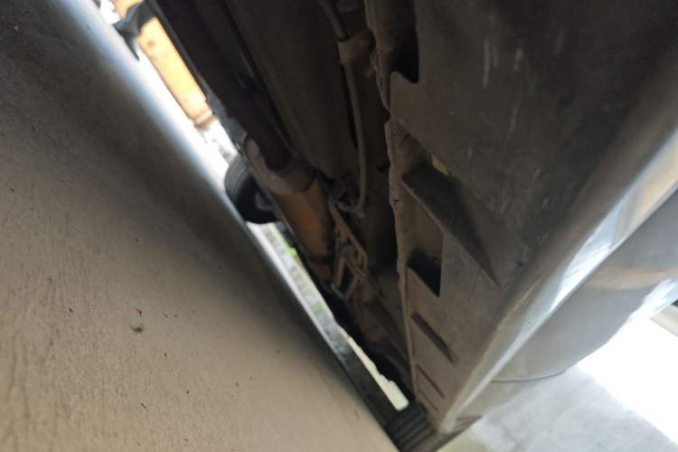 Used Mazda 8 2013 2.5L Deluxe Edition Chassis Rear Right