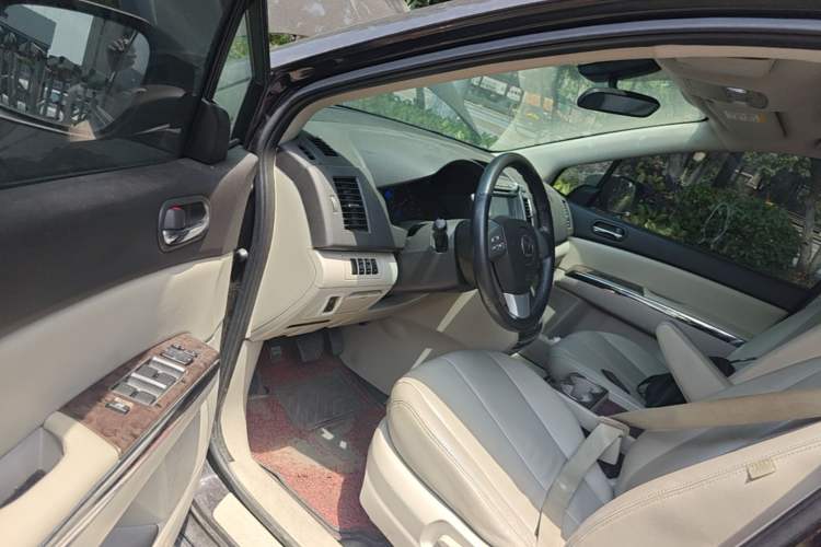 Used Mazda 8 2013 2.5L Ultimate Edition Driver Seat