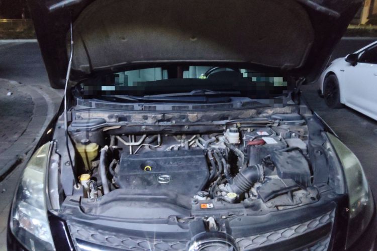 Used Mazda 8 2013 2.5L Ultimate Edition Engine Bay