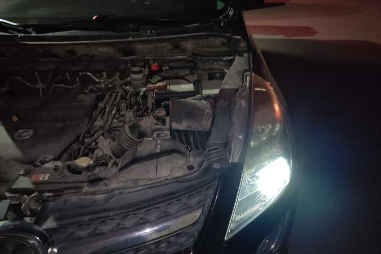 Used Mazda 8 2013 2.5L Ultimate Edition Engine Bay Left