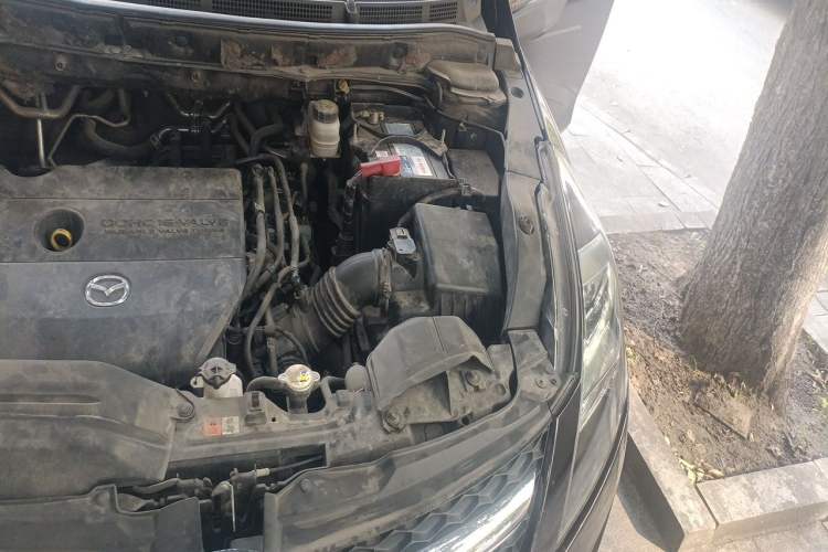 Used Mazda 8 2013 2.5L Deluxe Edition Engine Bay Left