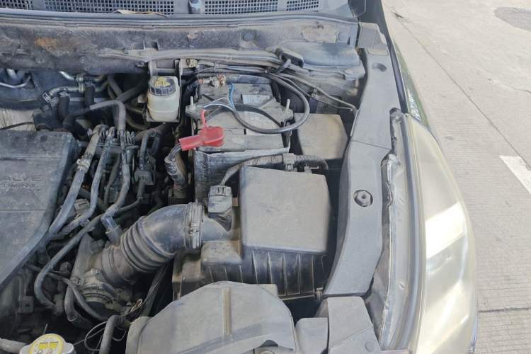 Used Mazda 8 2013 2.5L Ultimate Edition Engine Bay Left