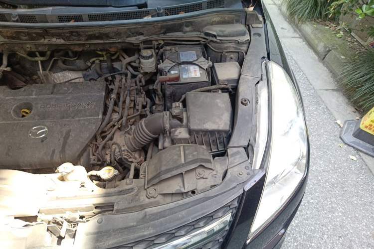 Used Mazda 8 2013 2.5L Elite Edition Engine Bay Left