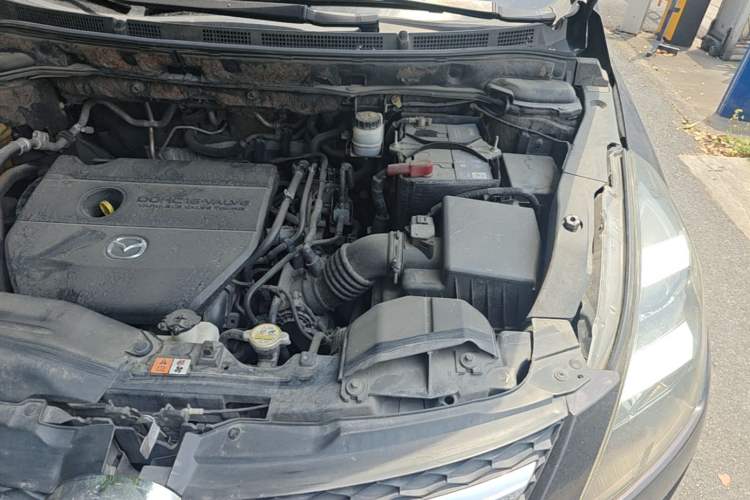 Used Mazda 8 2013 2.5L Ultimate Edition Engine Bay Left