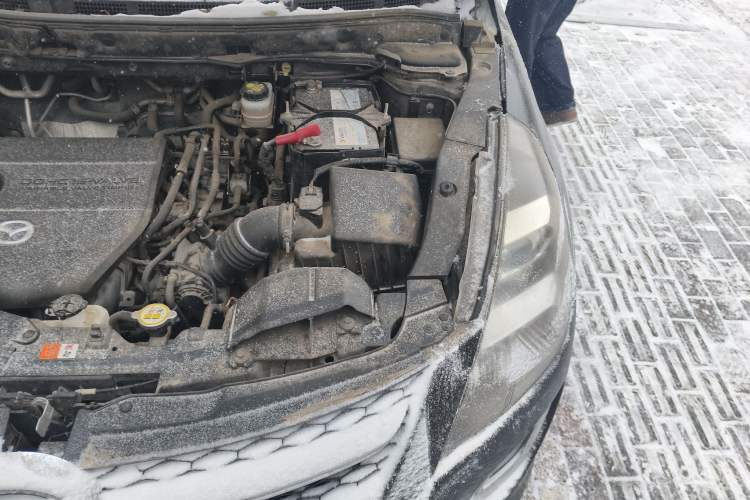 Used Mazda 8 2013 2.5L Ultimate Edition Engine Bay Left