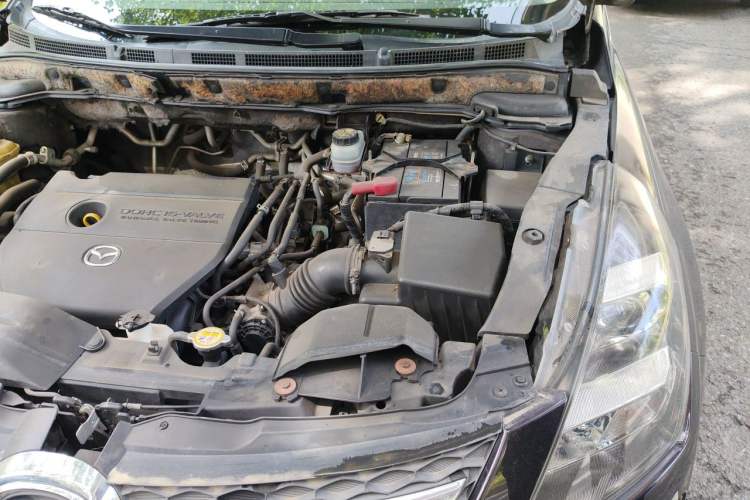Used Mazda 8 2013 2.5L Ultimate Edition Engine Bay Left