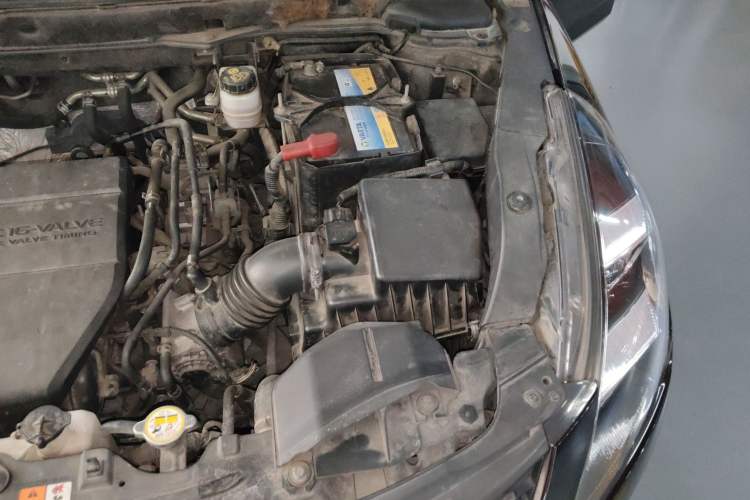 Used Mazda 8 2013 2.5L Ultimate Edition Engine Bay Left