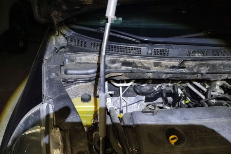 Used Mazda 8 2013 2.5L Elite Edition Engine Bay Right