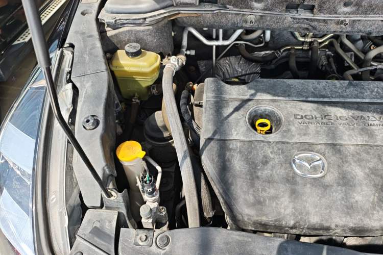Used Mazda 8 2013 2.5L Ultimate Edition Engine Bay Right