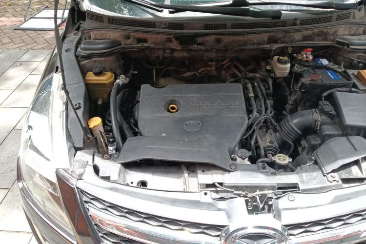Used Mazda 8 2013 2.5L Ultimate Edition Engine Bay Right