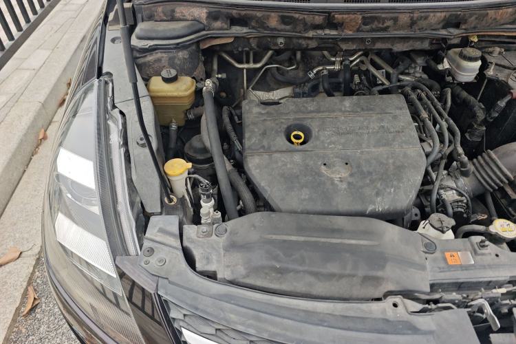 Used Mazda 8 2013 2.5L Deluxe Edition Engine Bay Right