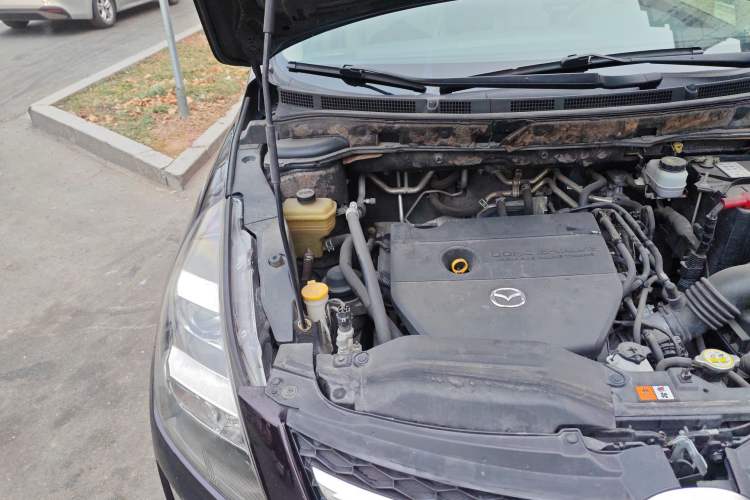 Used Mazda 8 2013 2.5L Deluxe Edition Engine Bay Right