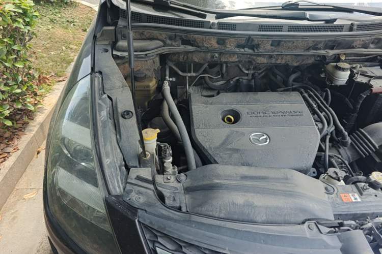Used Mazda 8 2013 2.5L Ultimate Edition Engine Bay Right