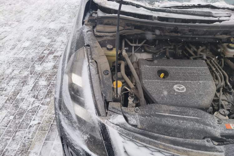 Used Mazda 8 2013 2.5L Ultimate Edition Engine Bay Right