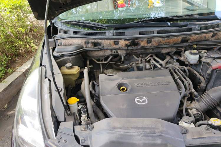 Used Mazda 8 2013 2.5L Ultimate Edition Engine Bay Right