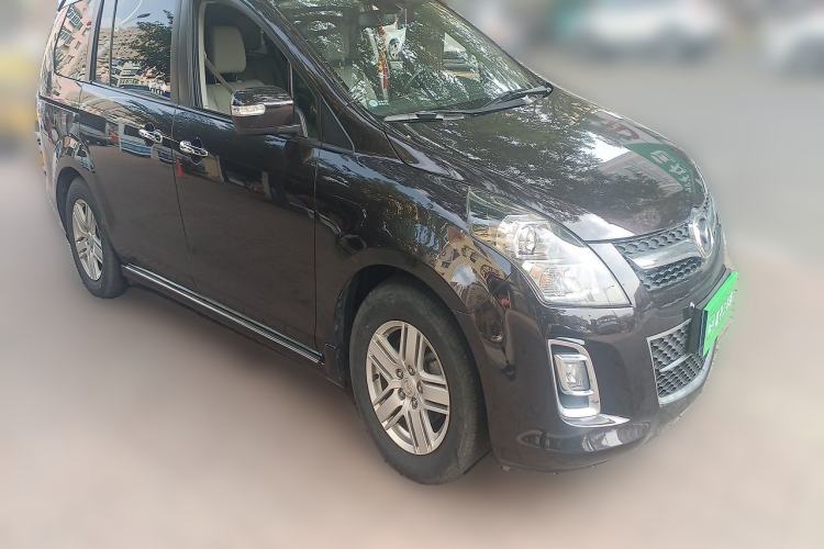 Used Mazda 8 2013 2.5L Deluxe Edition Front Right 45 Deg