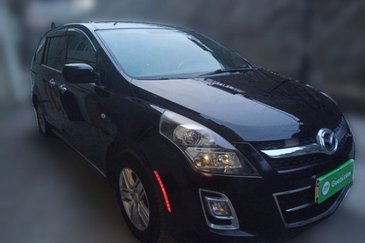Used Mazda 8 2013 2.5L Deluxe Edition Front Right 45 Deg