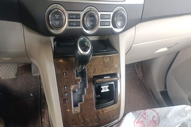 Used Mazda 8 2013 2.5L Deluxe Edition Gear Lever