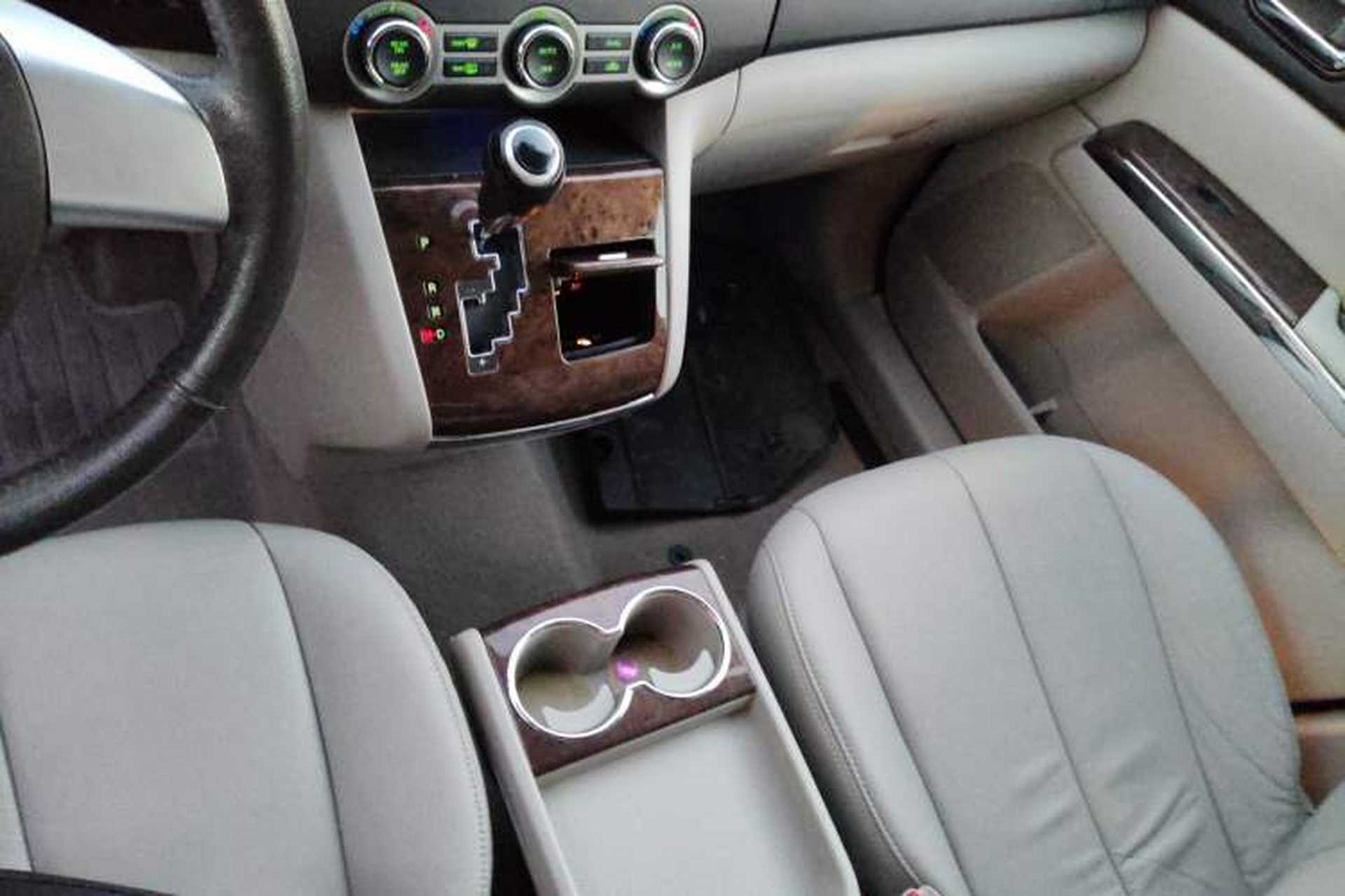 Used Mazda 8 2013 2.5L Ultimate Edition Gear Lever