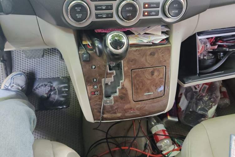 Used Mazda 8 2013 2.5L Ultimate Edition Gear Lever