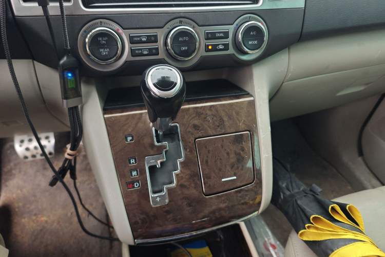 Used Mazda 8 2013 2.5L Deluxe Edition Gear Lever