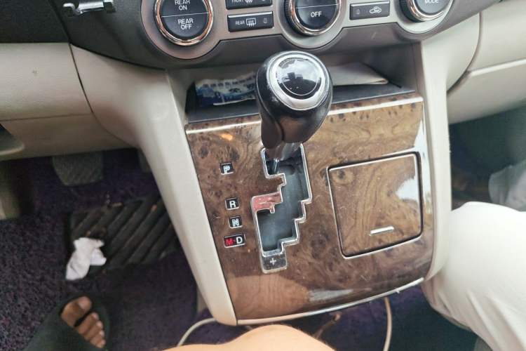 Used Mazda 8 2013 2.5L Elite Edition Gear Lever