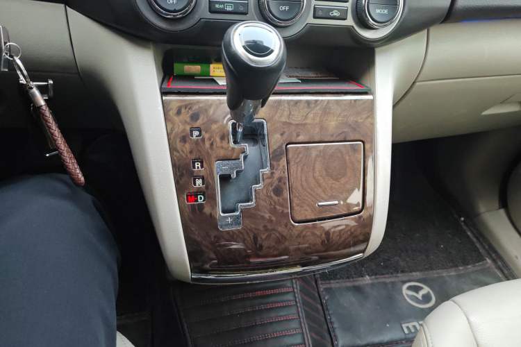 Used Mazda 8 2013 2.5L Deluxe Edition Gear Lever