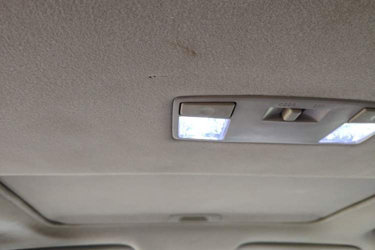 Used Mazda 8 2013 2.5L Ultimate Edition Headliner