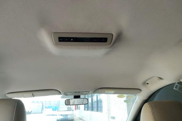 Used Mazda 8 2013 2.5L Elite Edition Headliner
