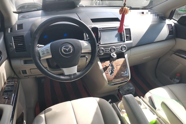 Used Mazda 8 2013 2.5L Deluxe Edition Interior 2