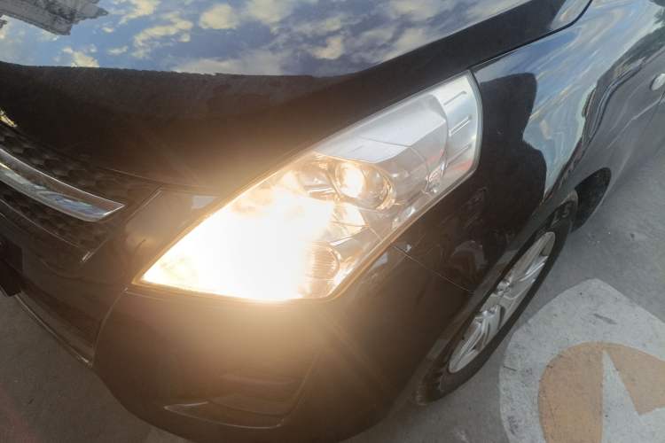 Used Mazda 8 2013 2.5L Elite Edition Left Front Headlight