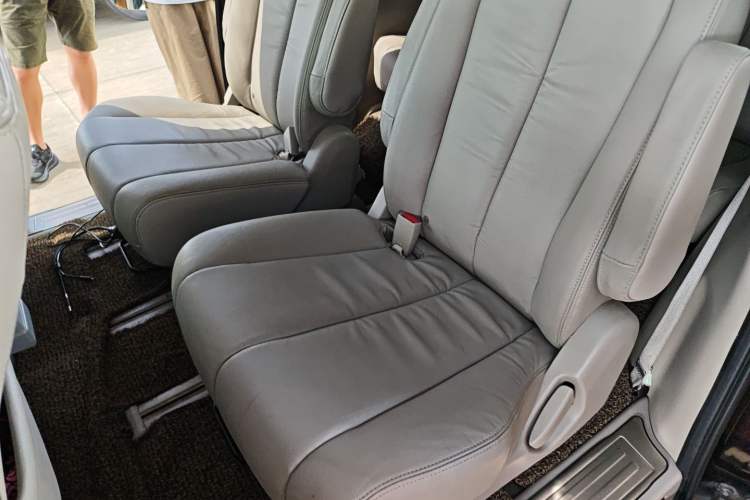 Used Mazda 8 2013 2.5L Ultimate Edition Left Rear Seat