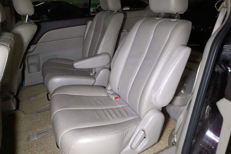 Used Mazda 8 2013 2.5L Ultimate Edition Left Rear Seat