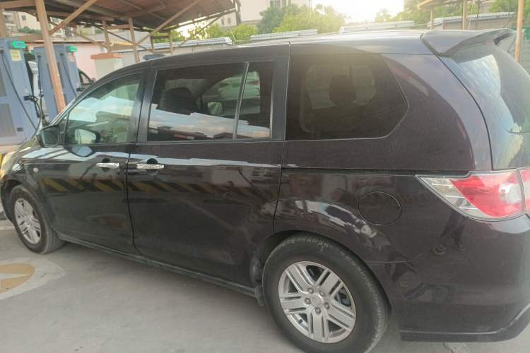 Used Mazda 8 2013 2.5L Elite Edition Left Side