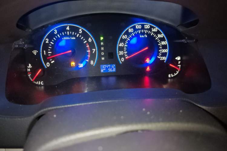 Used Mazda 8 2013 2.5L Ultimate Edition Odometer Close Up