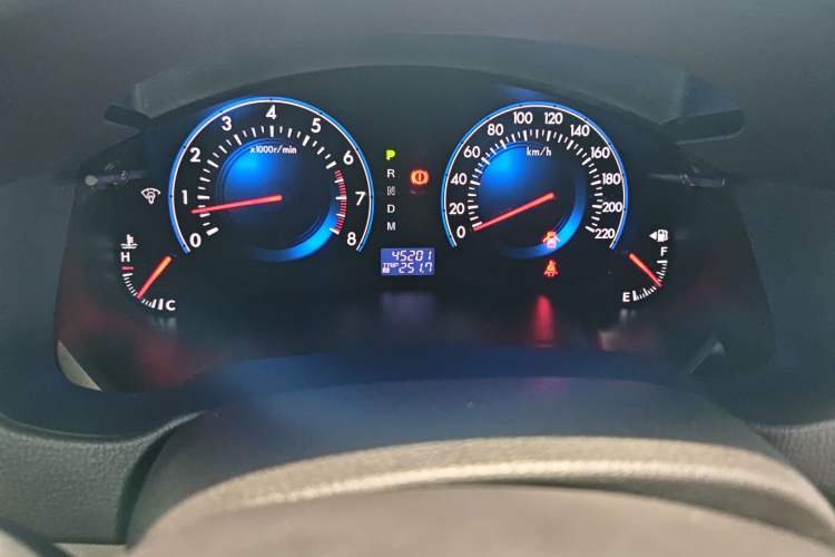 Used Mazda 8 2013 2.5L Ultimate Edition Odometer Close Up