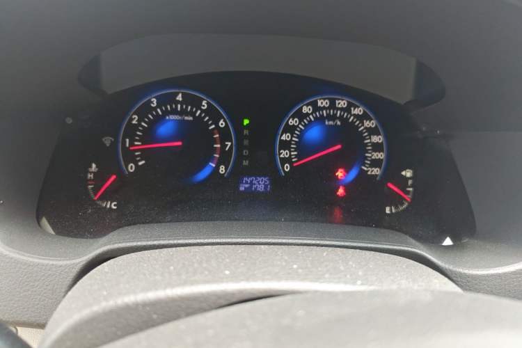 Used Mazda 8 2013 2.5L Elite Edition Odometer Close Up