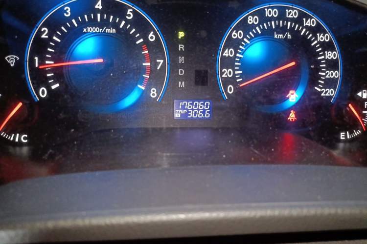 Used Mazda 8 2013 2.5L Ultimate Edition Odometer Close Up