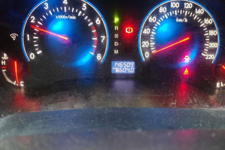 Used Mazda 8 2013 2.5L Ultimate Edition Odometer Close Up