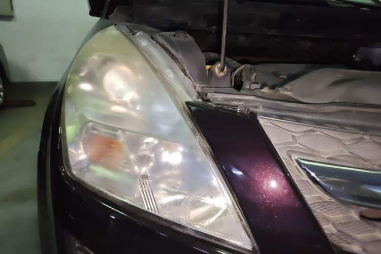 Used Mazda 8 2013 2.5L Elite Edition Right Front Headlight