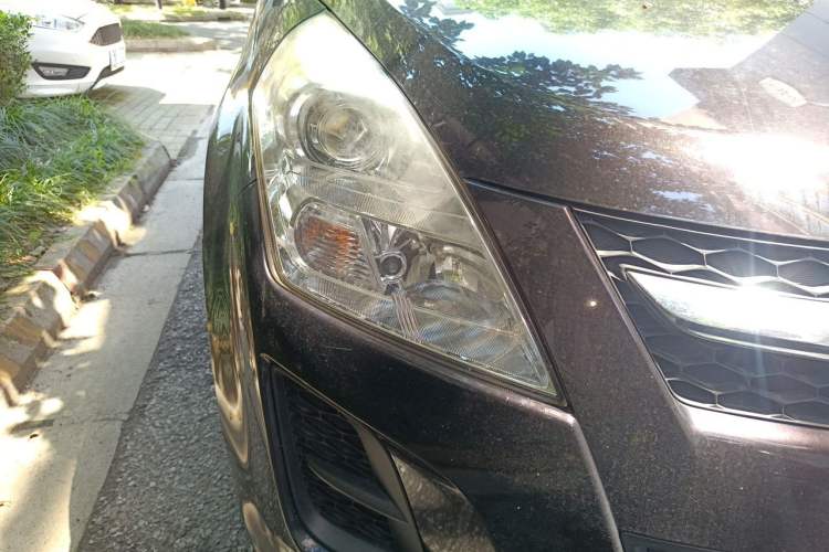 Used Mazda 8 2013 2.5L Elite Edition Right Front Headlight