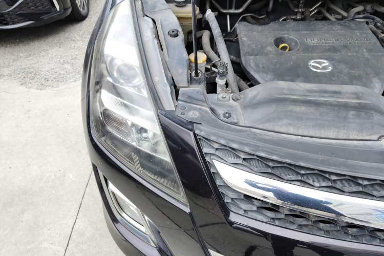 Used Mazda 8 2013 2.5L Ultimate Edition Right Front Headlight