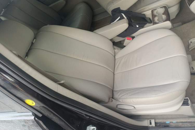 Used Mazda 8 2013 2.5L Elite Edition Right Front Seat