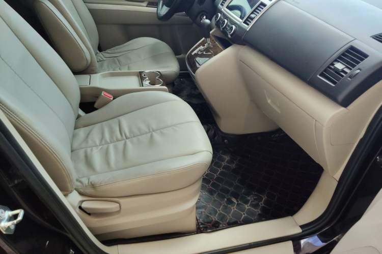 Used Mazda 8 2013 2.5L Elite Edition Right Front Seat