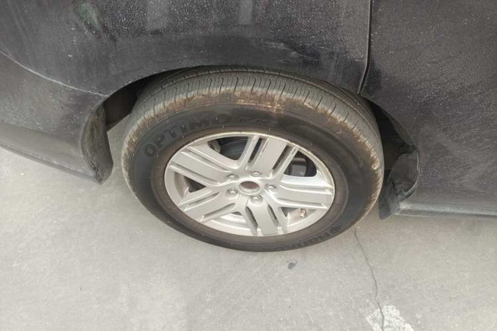 Used Mazda 8 2013 2.5L Elite Edition Right Rear Wheel Hub