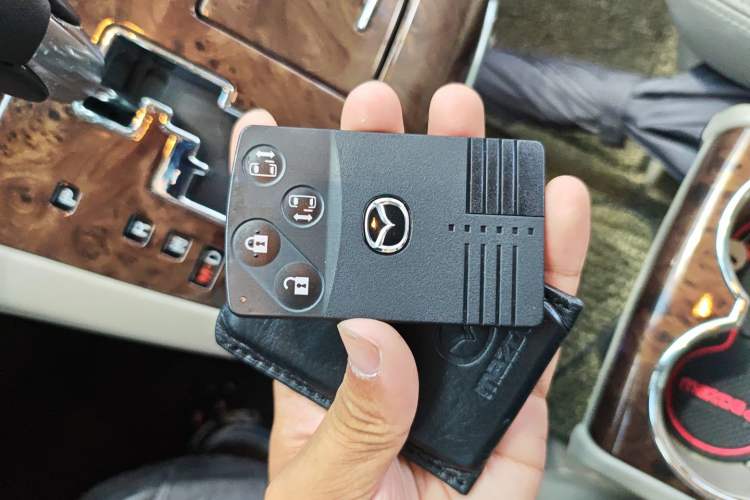 Used Mazda 8 2013 2.5L Ultimate Edition Vehicle Key