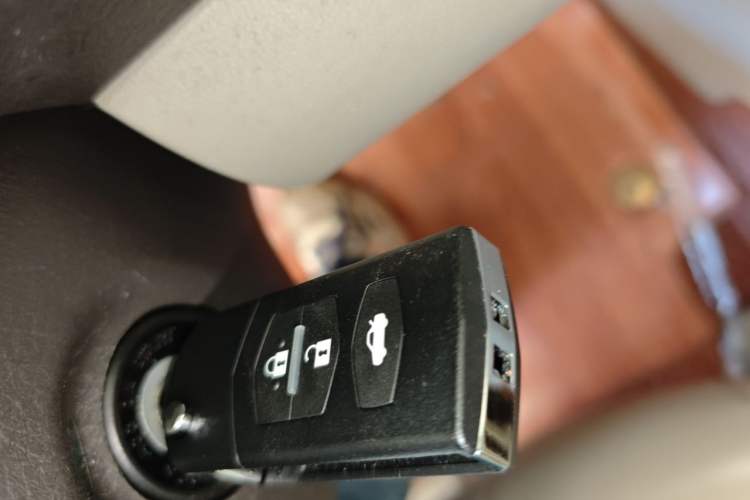 Used Mazda 8 2013 2.5L Deluxe Edition Vehicle Key