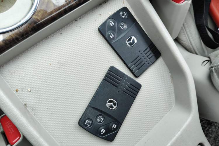 Used Mazda 8 2013 2.5L Ultimate Edition Vehicle Key